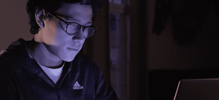 Oque são Óculos anti luz azul? Eles funcionam mesmo?